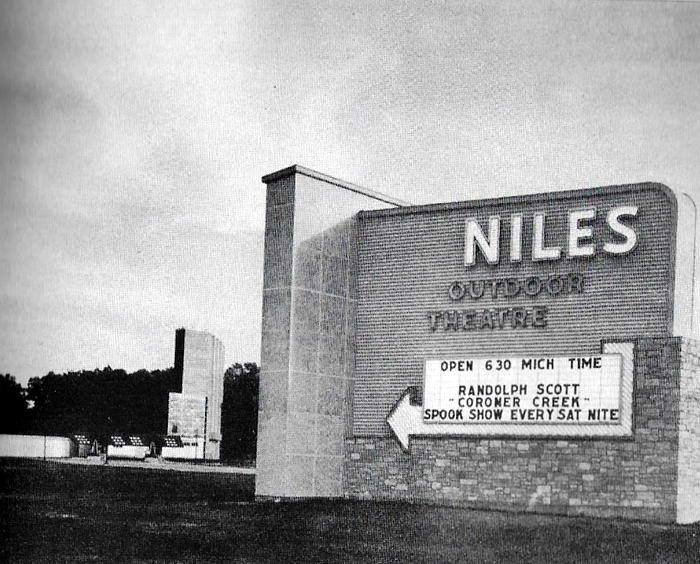 Niles 31 Outdoor Theatre